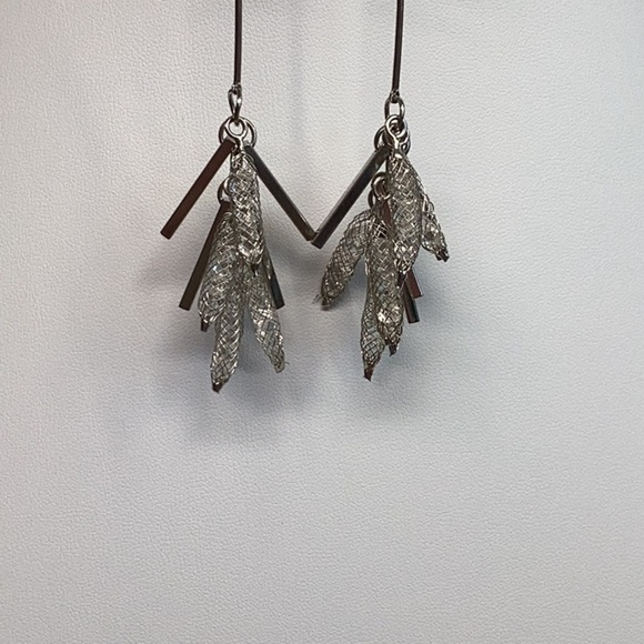 Rhinestone and Crystal AB Yellow Silver and White Necklace Bracelet Earrings Set - Picture 7 of 8